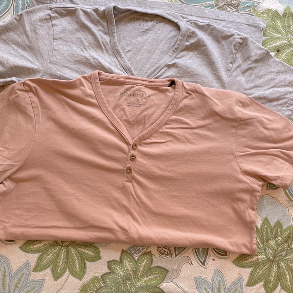 Men’s small Tee’s